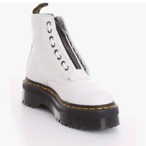 Dr. Martens White Sinclair Boot Size 8 US Like New OBO